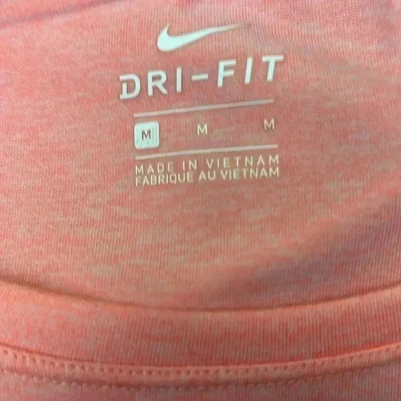 Nike Shirt~Size Medium - Picture 6 of 6